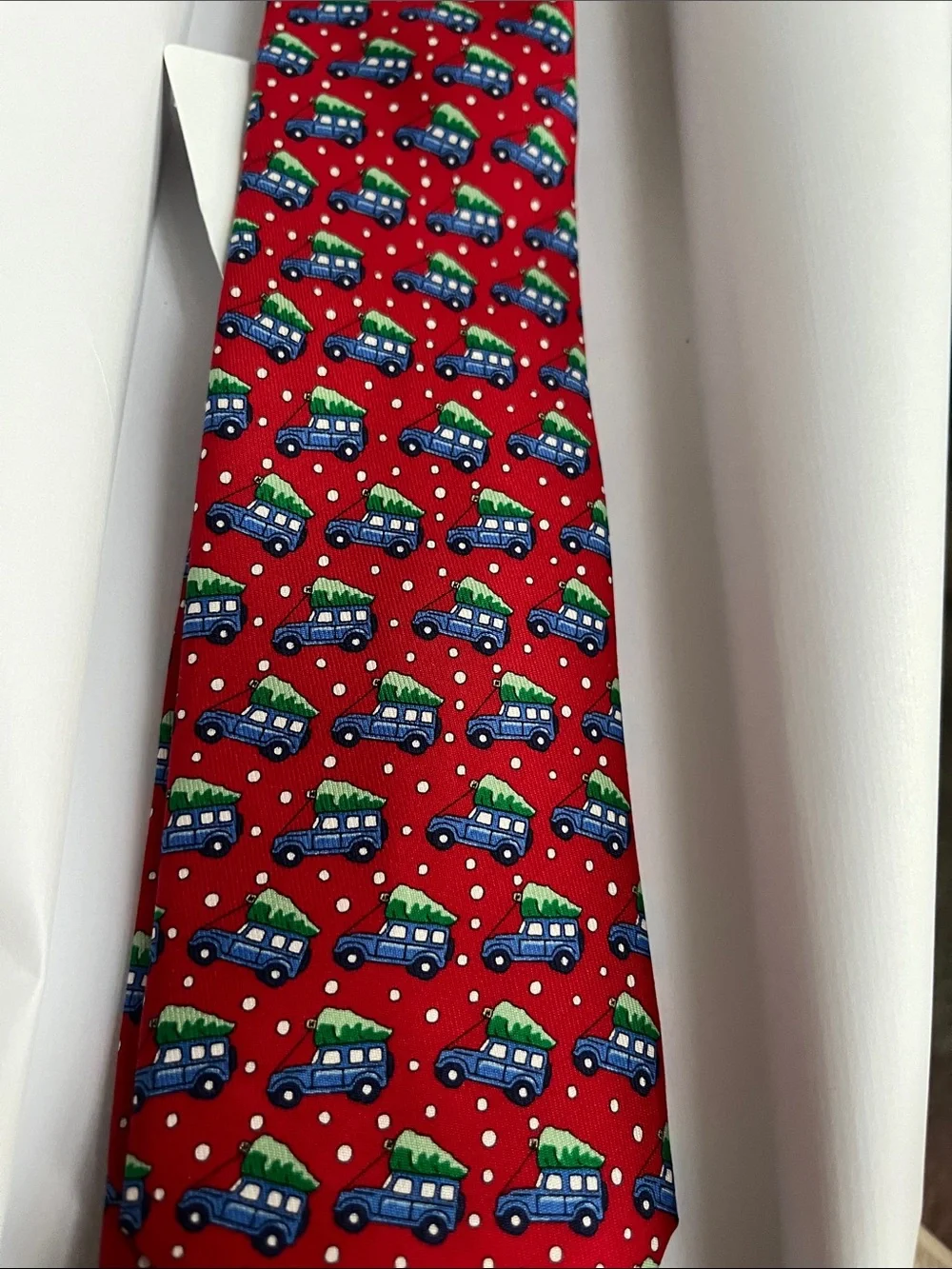 Vineyard Vines Red Tie with Blue Cars and Green 🌲!  New. Boys size tie. New.